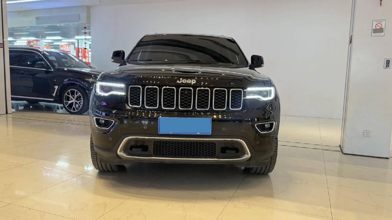 2017 Jeep Grand Cherokee 3.6L 286HP V6 8AT,autocango,china used car exporter,china ev exporter,chinese used car exporter,chinese used ev exporter