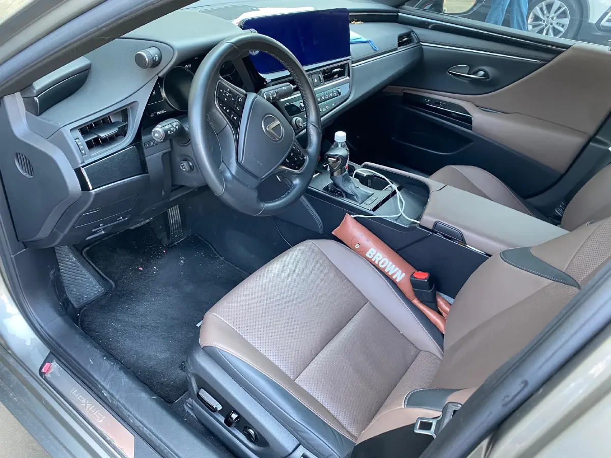 2022 Lexus ES 2.0L 173HP L4 CVT,autocango,china used car exporter,china ev exporter,chinese used car exporter,chinese used ev exporter