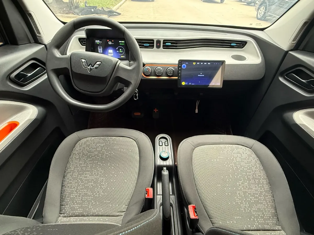 2020 WuLing HongGuang MINI EV BEV 9KWH,autocango,china used car exporter,china ev exporter,chinese used car exporter,chinese used ev exporter