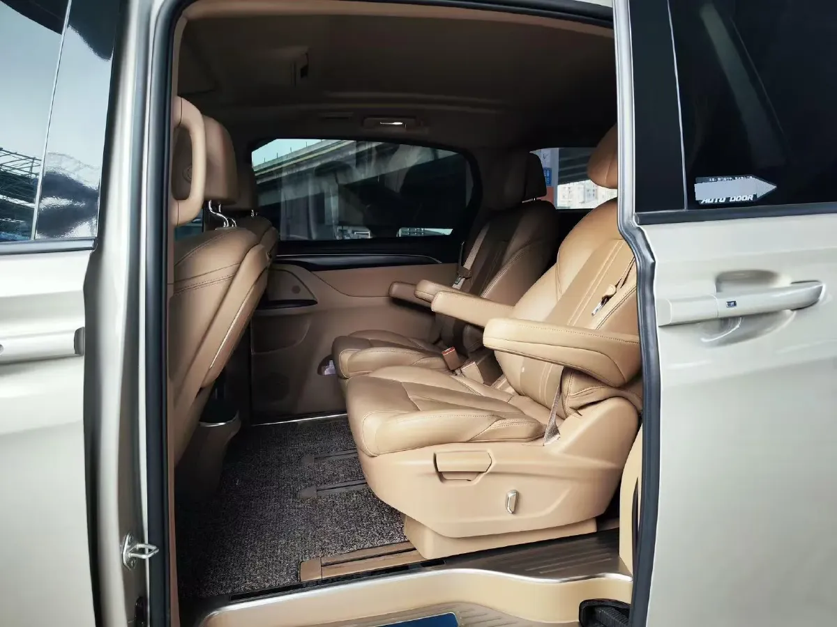 2021 Buick GL8 2.0T 237HP L4 9AT,autocango,china used car exporter,china ev exporter,chinese used car exporter,chinese used ev exporter