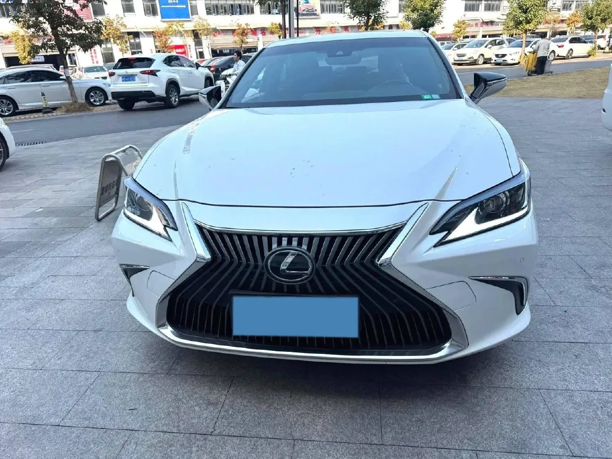 2022 Lexus ES 2.0L 173HP L4 CVT,autocango,china used car exporter,china ev exporter,chinese used car exporter,chinese used ev exporter