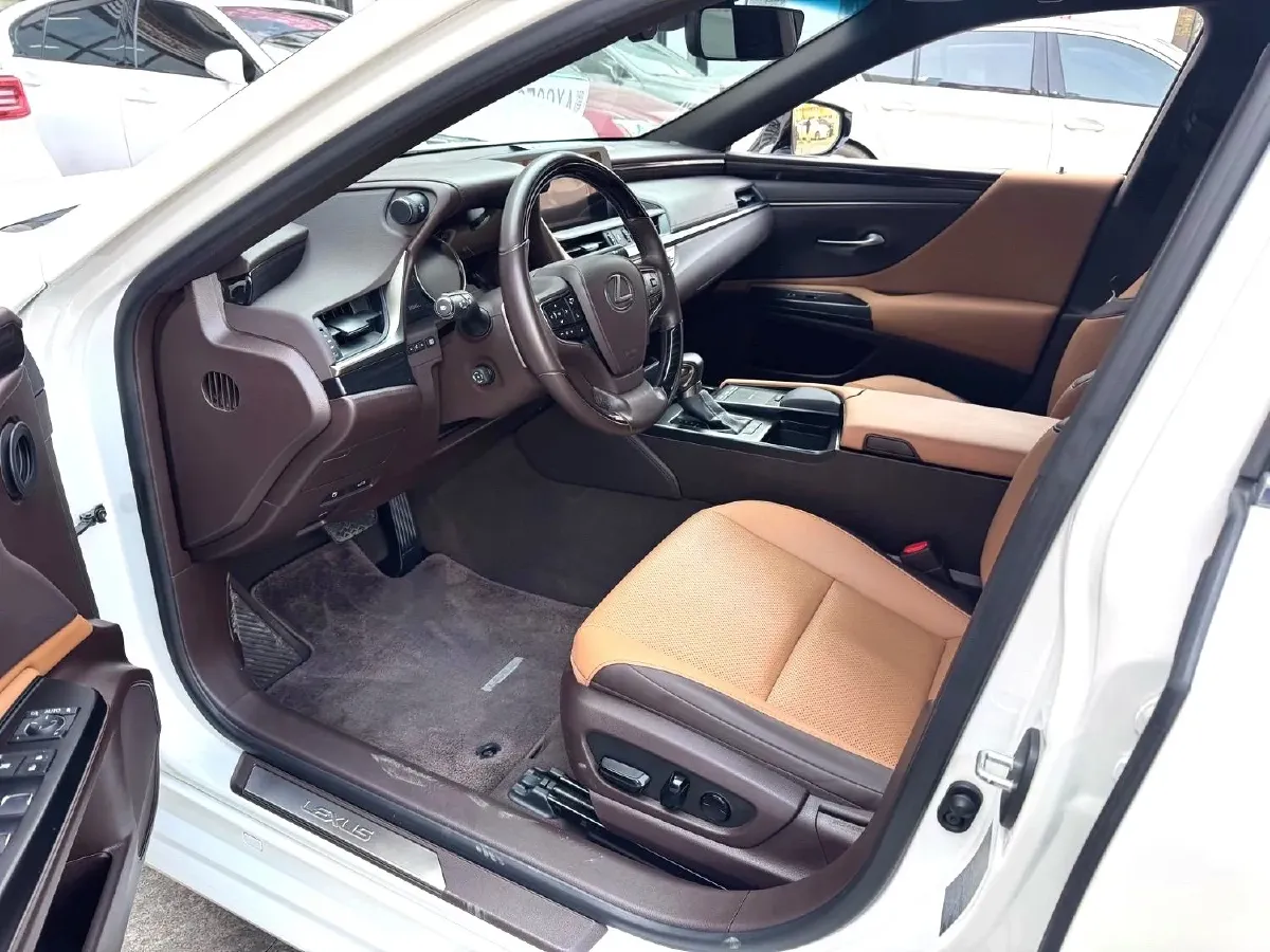 2022 Lexus ES 2.0L 173HP L4 CVT,autocango,china used car exporter,china ev exporter,chinese used car exporter,chinese used ev exporter