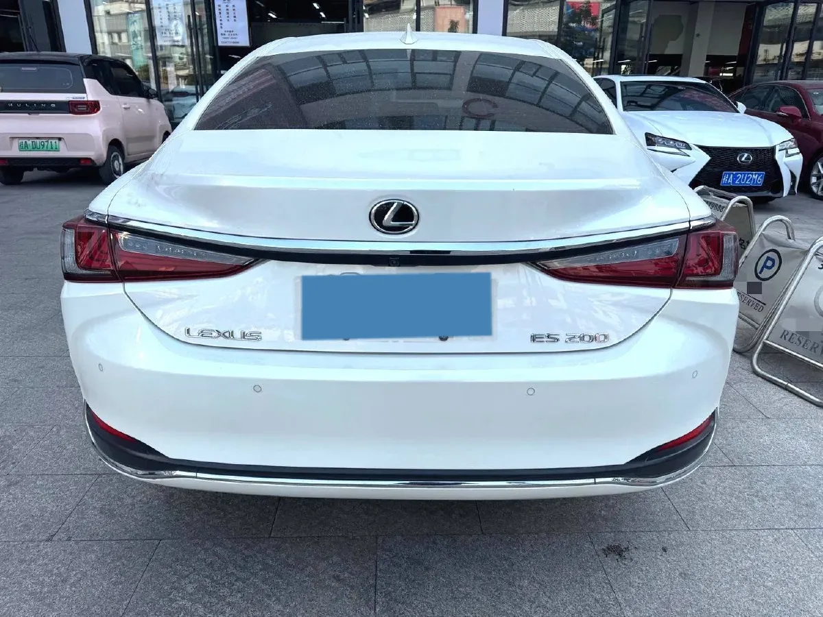 2022 Lexus ES 2.0L 173HP L4 CVT,autocango,china used car exporter,china ev exporter,chinese used car exporter,chinese used ev exporter