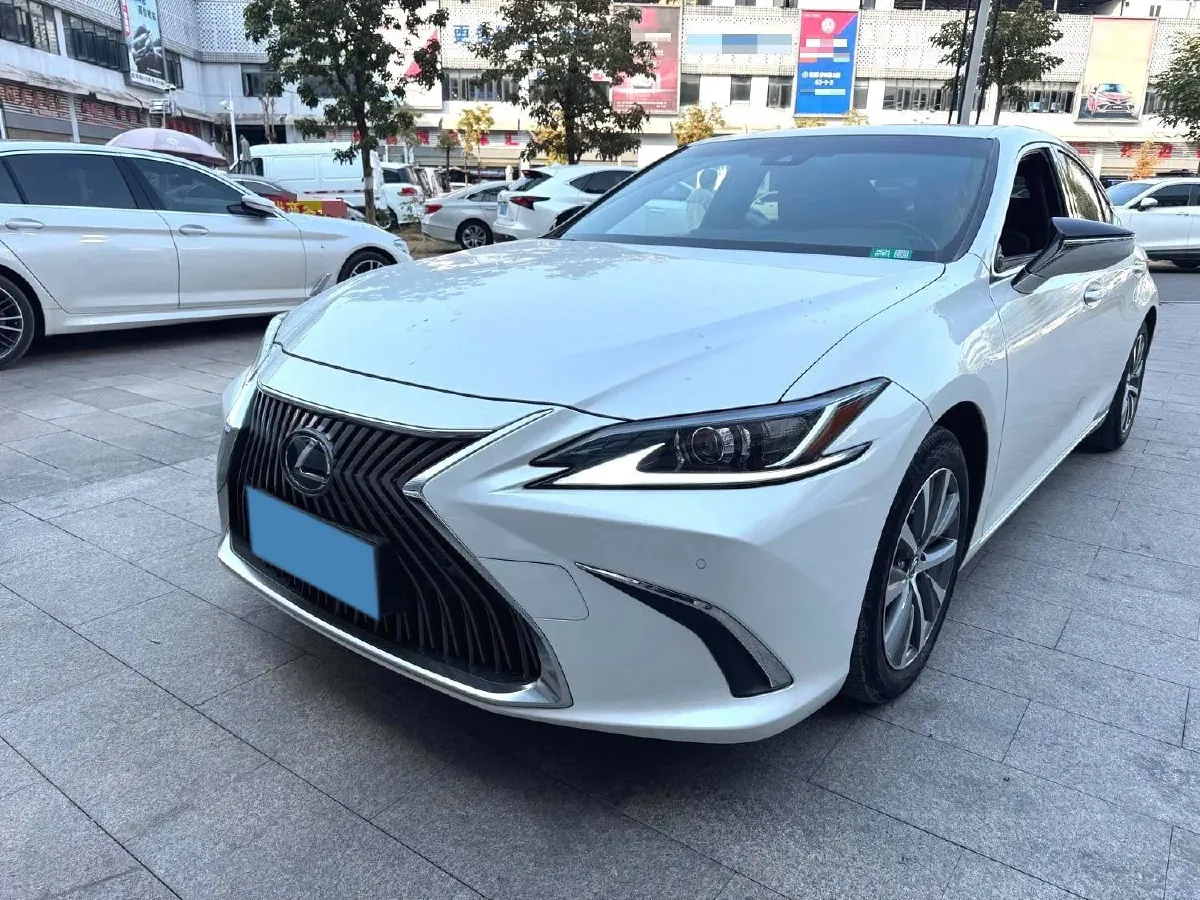2022 Lexus ES 2.0L 173HP L4 CVT,autocango,china used car exporter,china ev exporter,chinese used car exporter,chinese used ev exporter