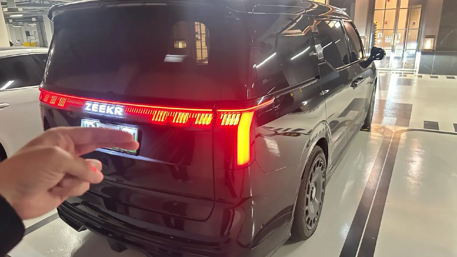 2024 Zeekr 009 BEV 108KWH,autocango,china used car exporter,china ev exporter,chinese used car exporter,chinese used ev exporter