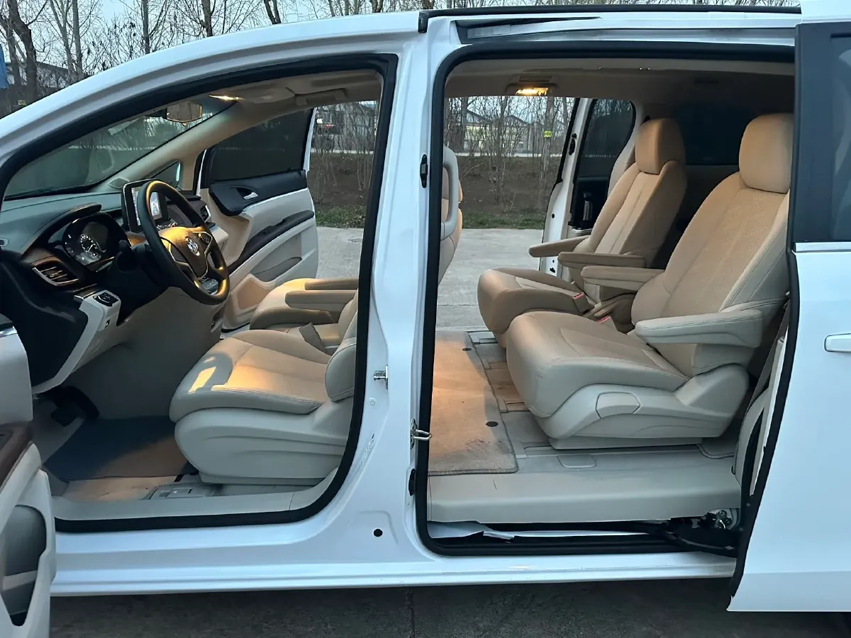 2022 Buick GL8 2.0T 237HP L4 9AT,autocango,china used car exporter,china ev exporter,chinese used car exporter,chinese used ev exporter