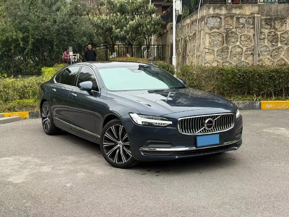 2022 Volvo S90 2.0T 250HP L4 8AT,autocango,china used car exporter,china ev exporter,chinese used car exporter,chinese used ev exporter