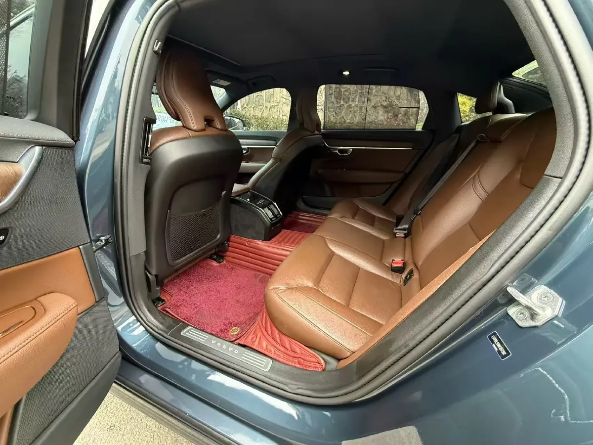 2022 Volvo S90 2.0T 250HP L4 8AT,autocango,china used car exporter,china ev exporter,chinese used car exporter,chinese used ev exporter