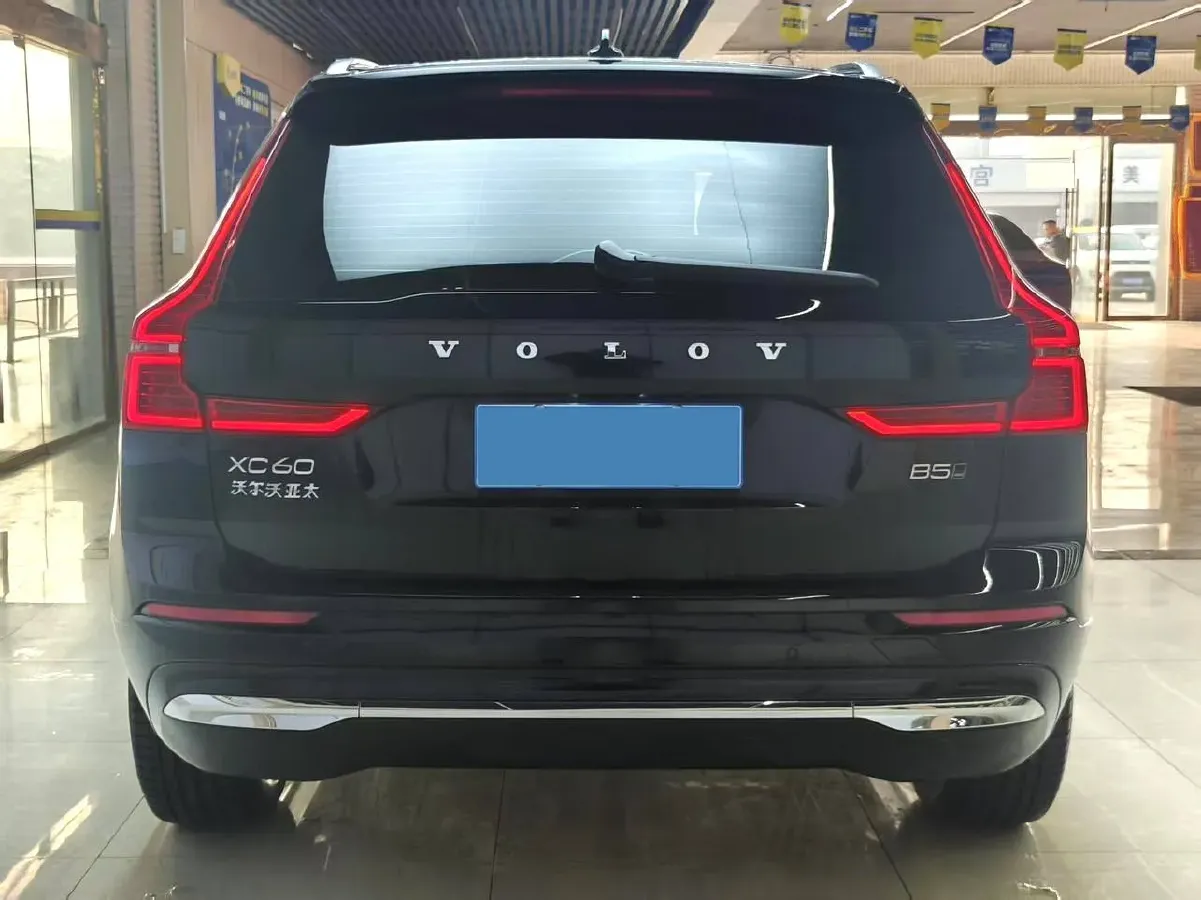 2025 Volvo XC60 2.0T 250HP L4 8AT,autocango,china used car exporter,china ev exporter,chinese used car exporter,chinese used ev exporter