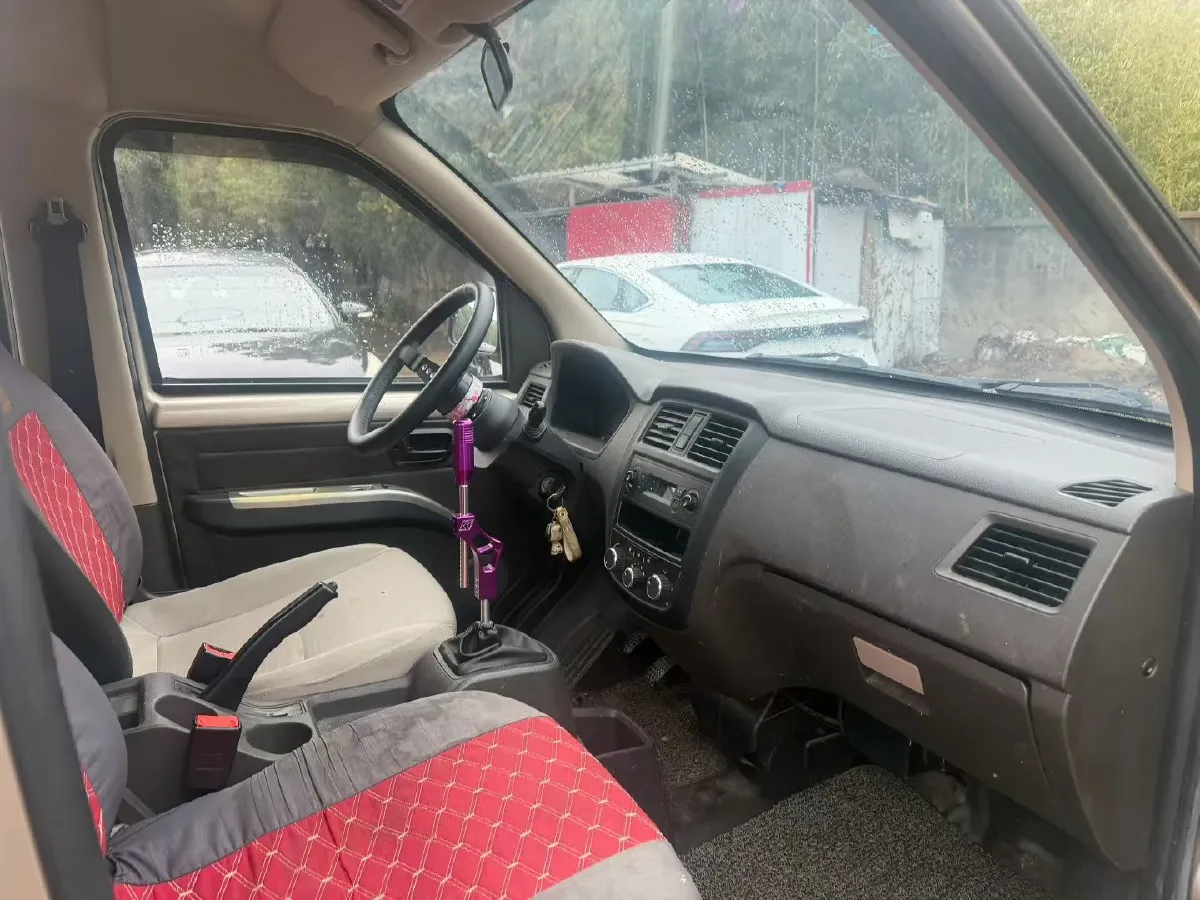 2014 WuLing RongGuang 1.5L 107HP L4 5MT,autocango,china used car exporter,china ev exporter,chinese used car exporter,chinese used ev exporter