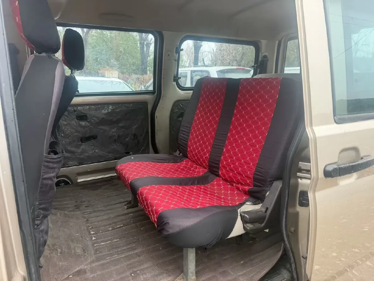 2014 WuLing RongGuang 1.5L 107HP L4 5MT,autocango,china used car exporter,china ev exporter,chinese used car exporter,chinese used ev exporter