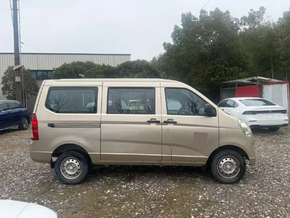 2014 WuLing RongGuang 1.5L 107HP L4 5MT,autocango,china used car exporter,china ev exporter,chinese used car exporter,chinese used ev exporter