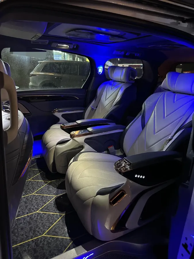 2021 Buick GL8 2.0T 237HP L4 9AT,autocango,china used car exporter,china ev exporter,chinese used car exporter,chinese used ev exporter