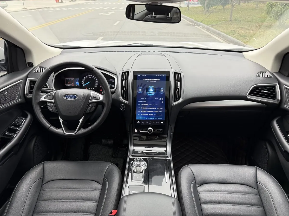 2020 Ford Edge 2.0T 245HP L4 8AT,autocango,china used car exporter,china ev exporter,chinese used car exporter,chinese used ev exporter