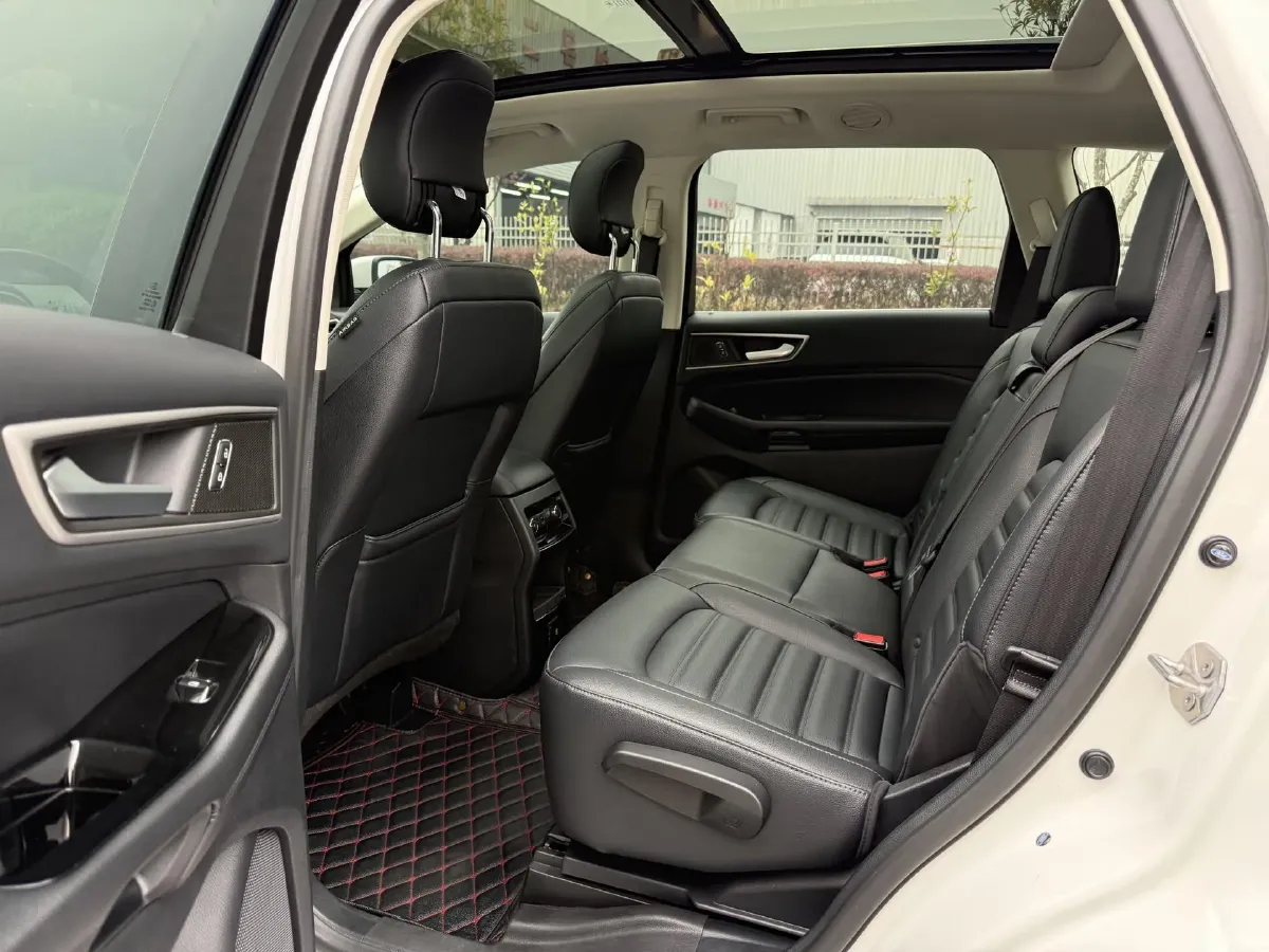 2020 Ford Edge 2.0T 245HP L4 8AT,autocango,china used car exporter,china ev exporter,chinese used car exporter,chinese used ev exporter