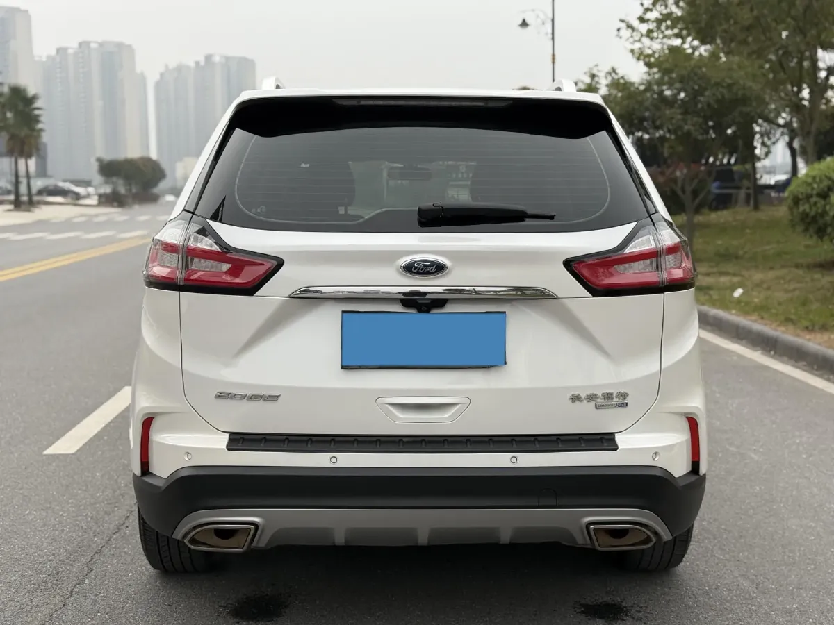 2020 Ford Edge 2.0T 245HP L4 8AT,autocango,china used car exporter,china ev exporter,chinese used car exporter,chinese used ev exporter