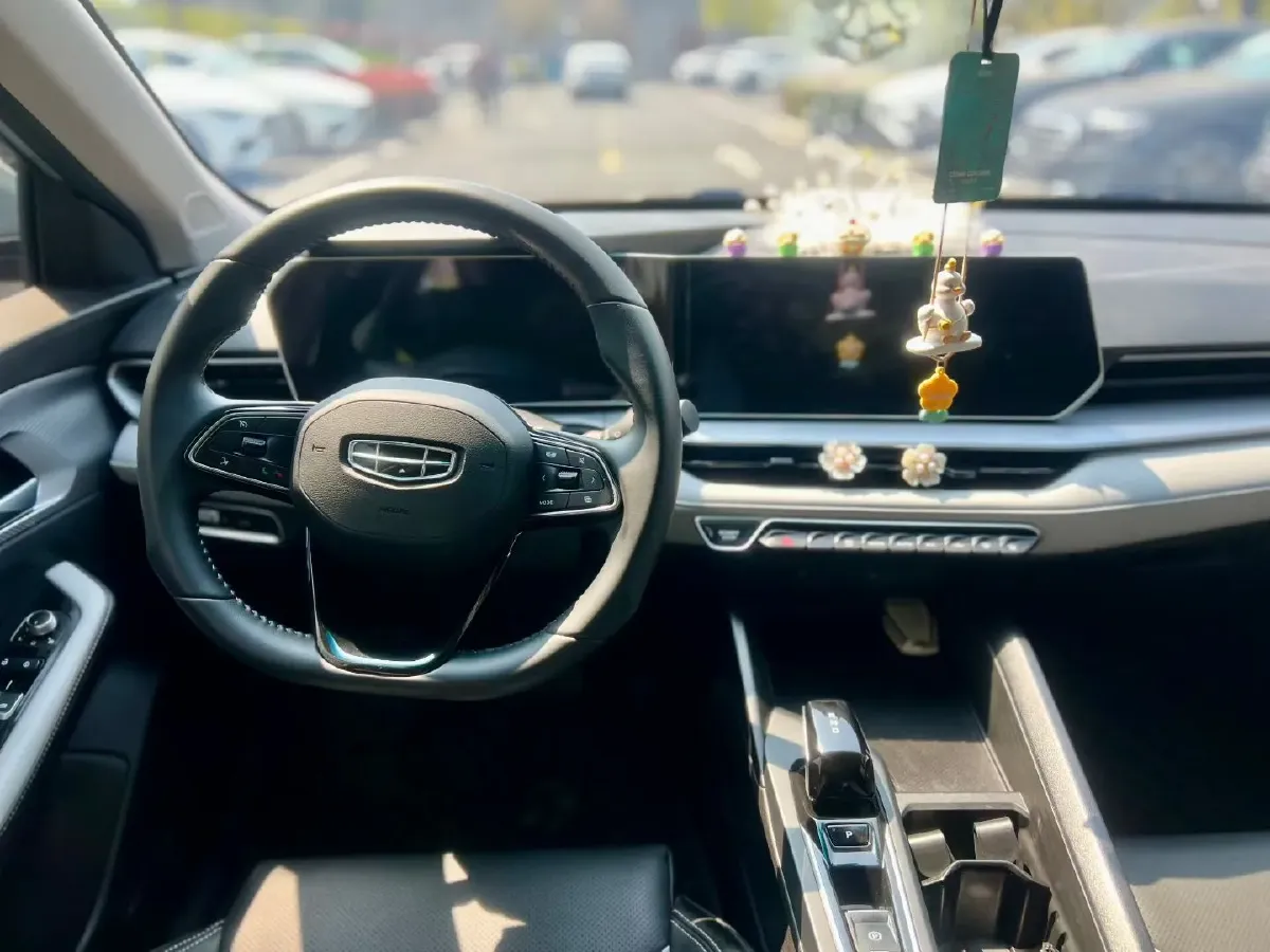 2022 Geely Binray 1.5T 181HP L4 7DCT,autocango,china used car exporter,china ev exporter,chinese used car exporter,chinese used ev exporter