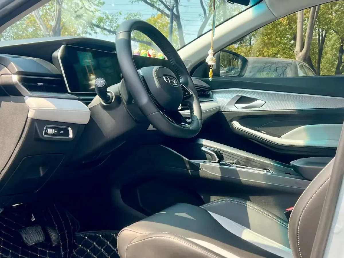 2022 Geely Binray 1.5T 181HP L4 7DCT,autocango,china used car exporter,china ev exporter,chinese used car exporter,chinese used ev exporter