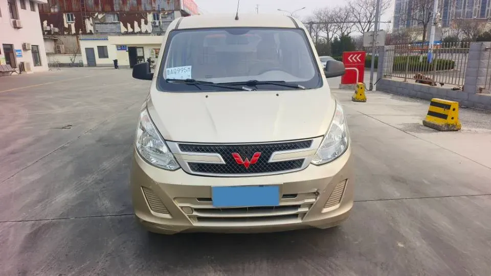 2017 WuLing RongGuang 1.2L 82HP L4 5MT,autocango,china used car exporter,china ev exporter,chinese used car exporter,chinese used ev exporter