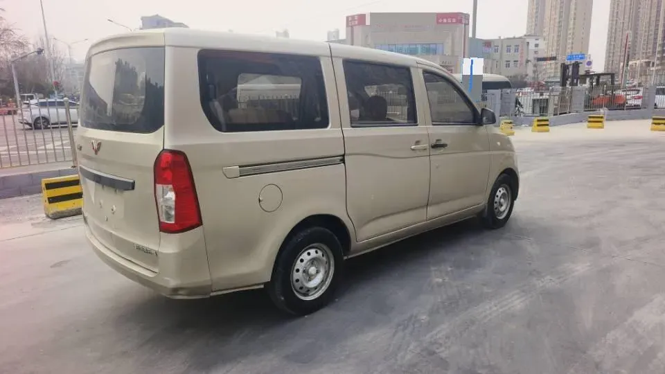 2017 WuLing RongGuang 1.2L 82HP L4 5MT,autocango,china used car exporter,china ev exporter,chinese used car exporter,chinese used ev exporter
