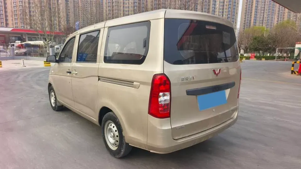 2017 WuLing RongGuang 1.2L 82HP L4 5MT,autocango,china used car exporter,china ev exporter,chinese used car exporter,chinese used ev exporter