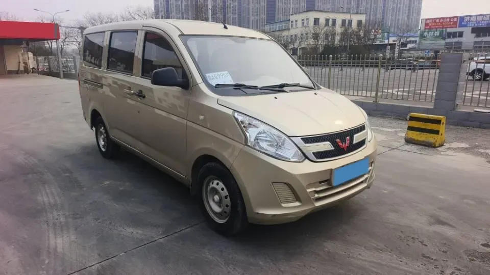 2017 WuLing RongGuang 1.2L 82HP L4 5MT,autocango,china used car exporter,china ev exporter,chinese used car exporter,chinese used ev exporter