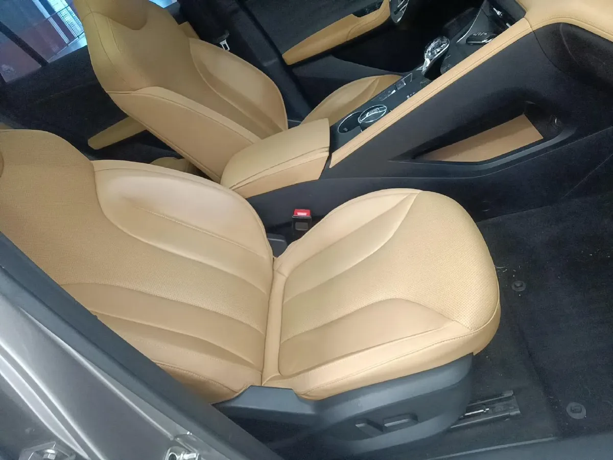 2023 Roewe RX5 1.5T 188HP L4 7DCT,autocango,china used car exporter,china ev exporter,chinese used car exporter,chinese used ev exporter