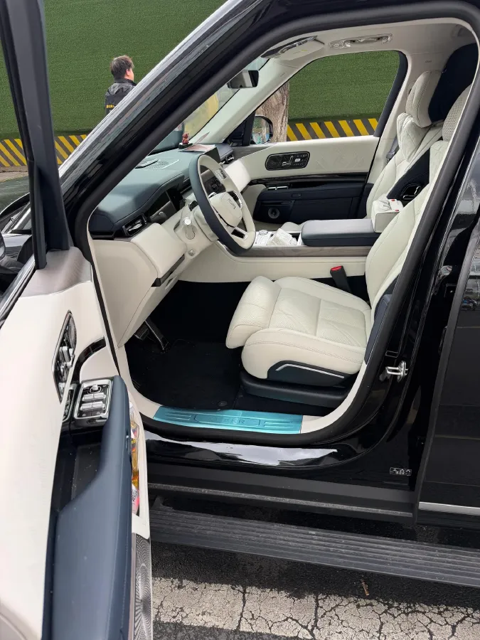 2025 Zeekr 9X 2.0T 279HP L4 1DHT PHEV,autocango,china used car exporter,china ev exporter,chinese used car exporter,chinese used ev exporter