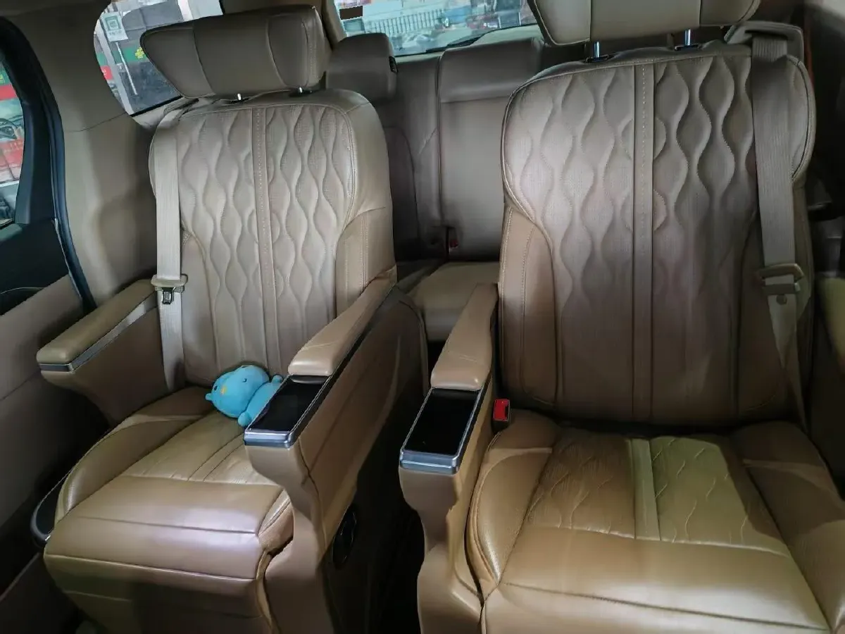 2021 Buick GL8 2.0T 237HP L4 9AT,autocango,china used car exporter,china ev exporter,chinese used car exporter,chinese used ev exporter