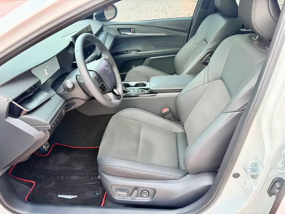 2024 Toyota Camry 2.0L 152HP L4 E-CVT Hybrid,autocango,china used car exporter,china ev exporter,chinese used car exporter,chinese used ev exporter