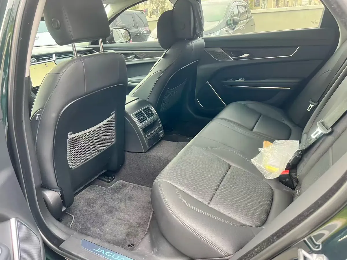 2024 Jaguar XFL 2.0T 250HP L4 8AT,autocango,china used car exporter,china ev exporter,chinese used car exporter,chinese used ev exporter