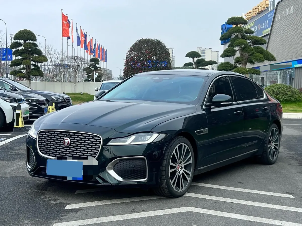 2024 Jaguar XFL 2.0T 250HP L4 8AT,autocango,china used car exporter,china ev exporter,chinese used car exporter,chinese used ev exporter