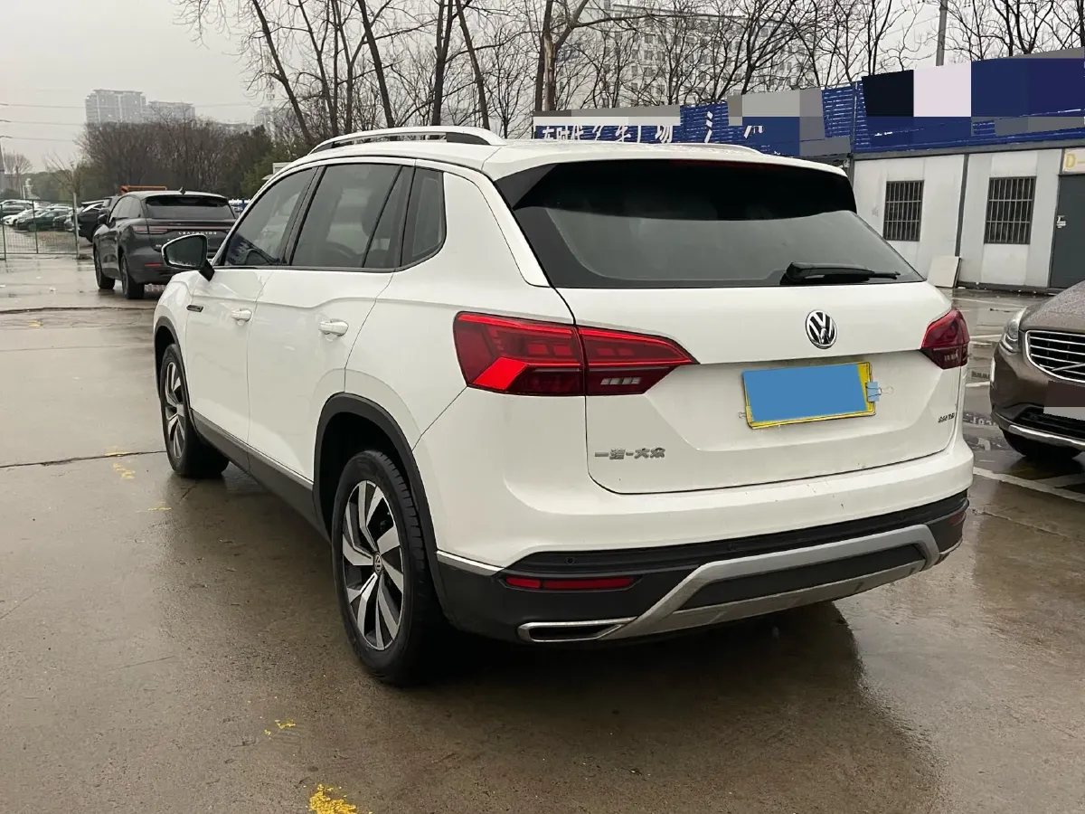 2019 MINI CLUBMAN 1.5T 102HP L3 6AT,autocango,china used car exporter,china ev exporter,chinese used car exporter,chinese used ev exporter
