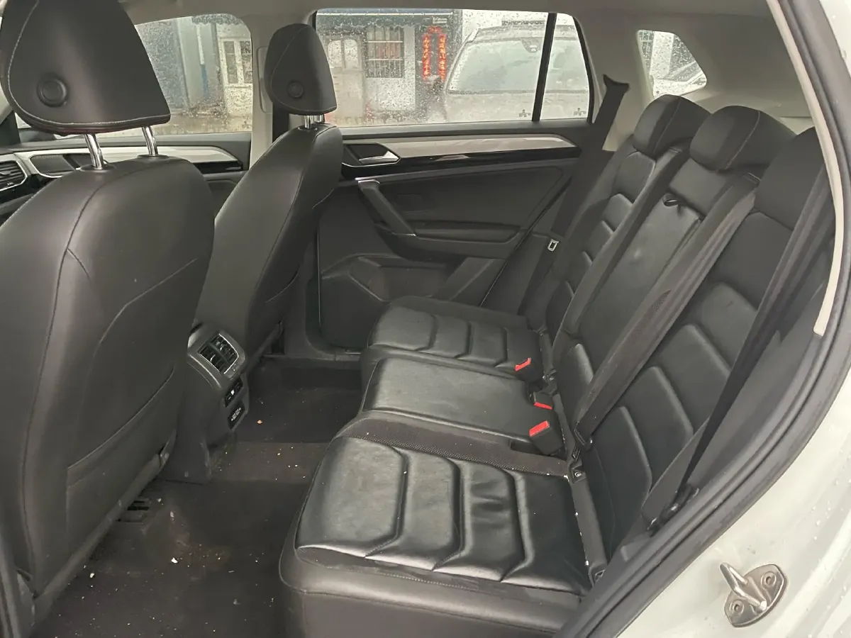 2019 MINI CLUBMAN 1.5T 102HP L3 6AT,autocango,china used car exporter,china ev exporter,chinese used car exporter,chinese used ev exporter