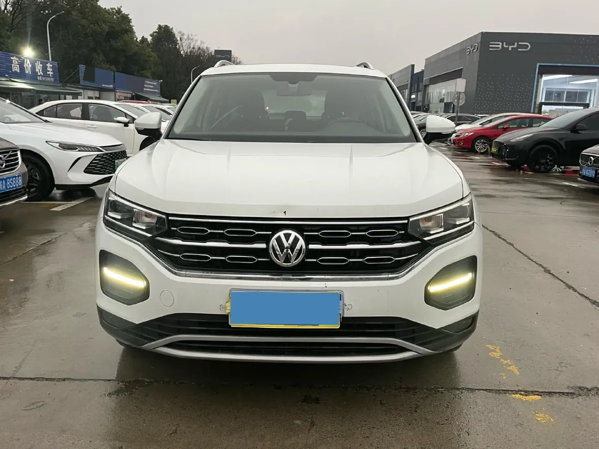 2019 MINI CLUBMAN 1.5T 102HP L3 6AT,autocango,china used car exporter,china ev exporter,chinese used car exporter,chinese used ev exporter