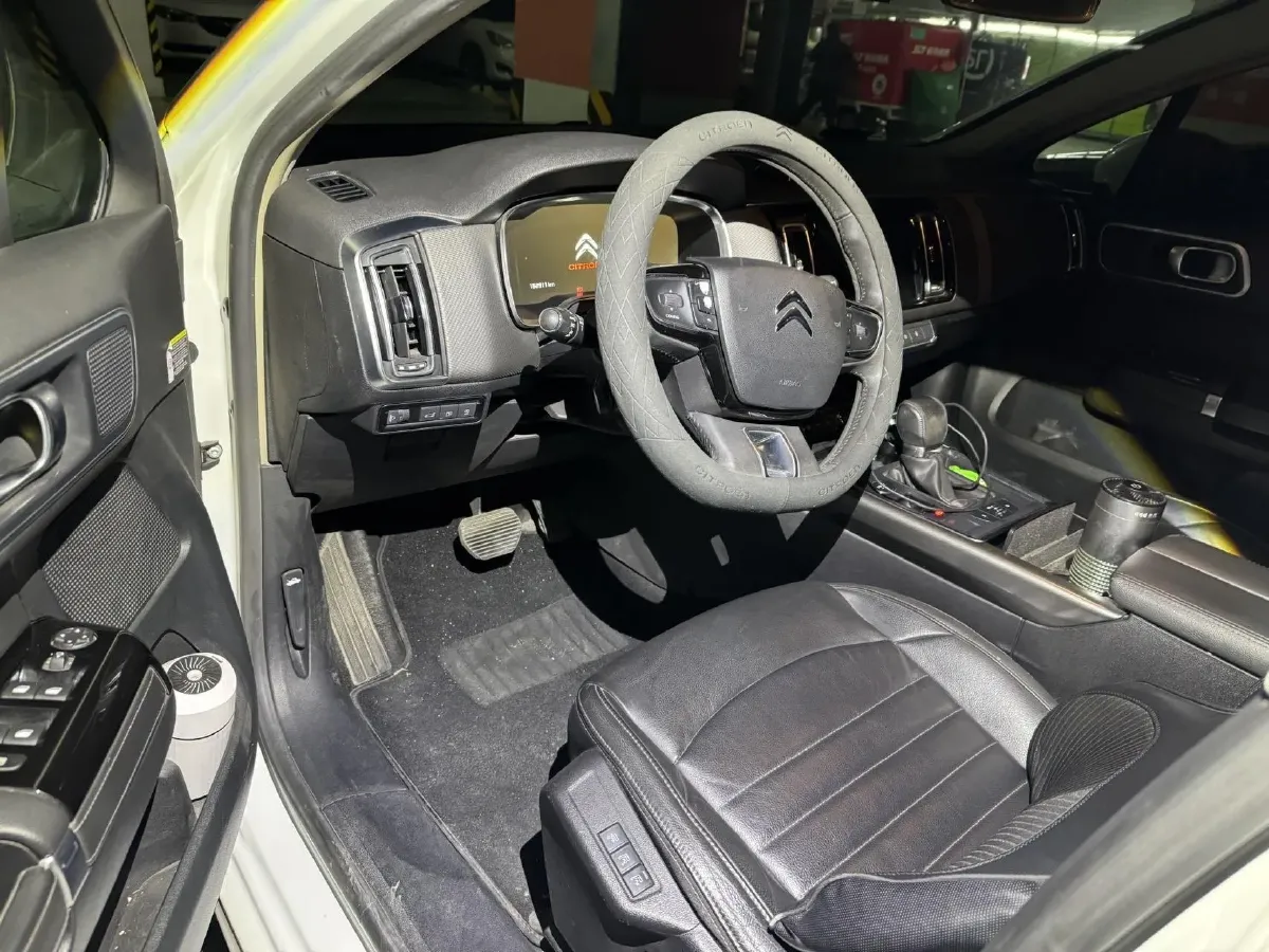 2017 Citroen C6 1.8T 204HP L4 6AT,autocango,china used car exporter,china ev exporter,chinese used car exporter,chinese used ev exporter