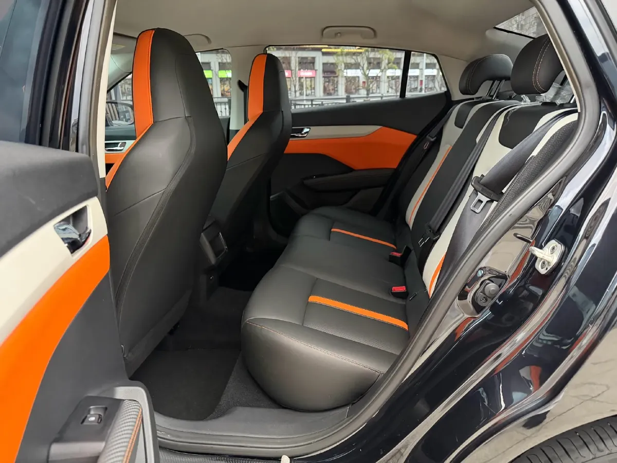 2023 DongFeng Aeolus YiXuan 1.5L 125HP L4 6DCT,autocango,china used car exporter,china ev exporter,chinese used car exporter,chinese used ev exporter