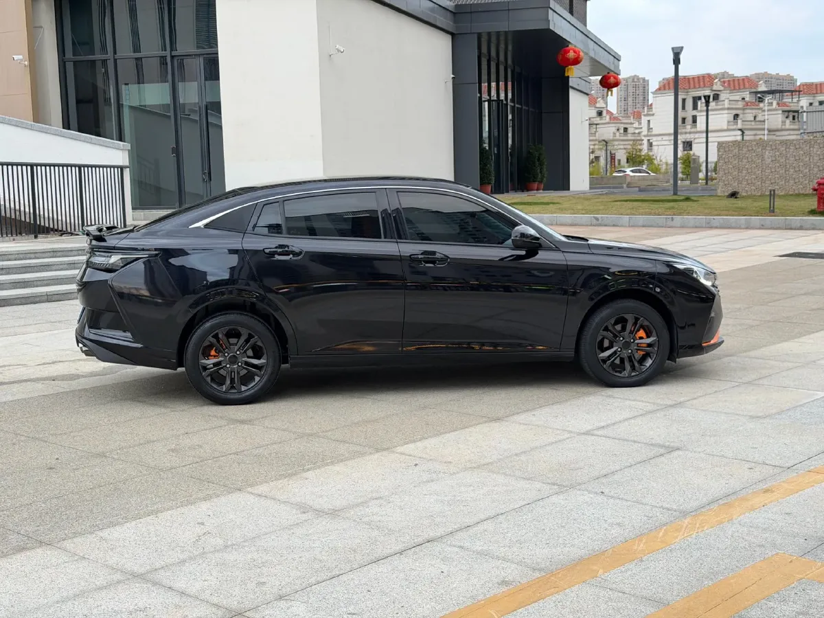 2023 DongFeng Aeolus YiXuan 1.5L 125HP L4 6DCT,autocango,china used car exporter,china ev exporter,chinese used car exporter,chinese used ev exporter