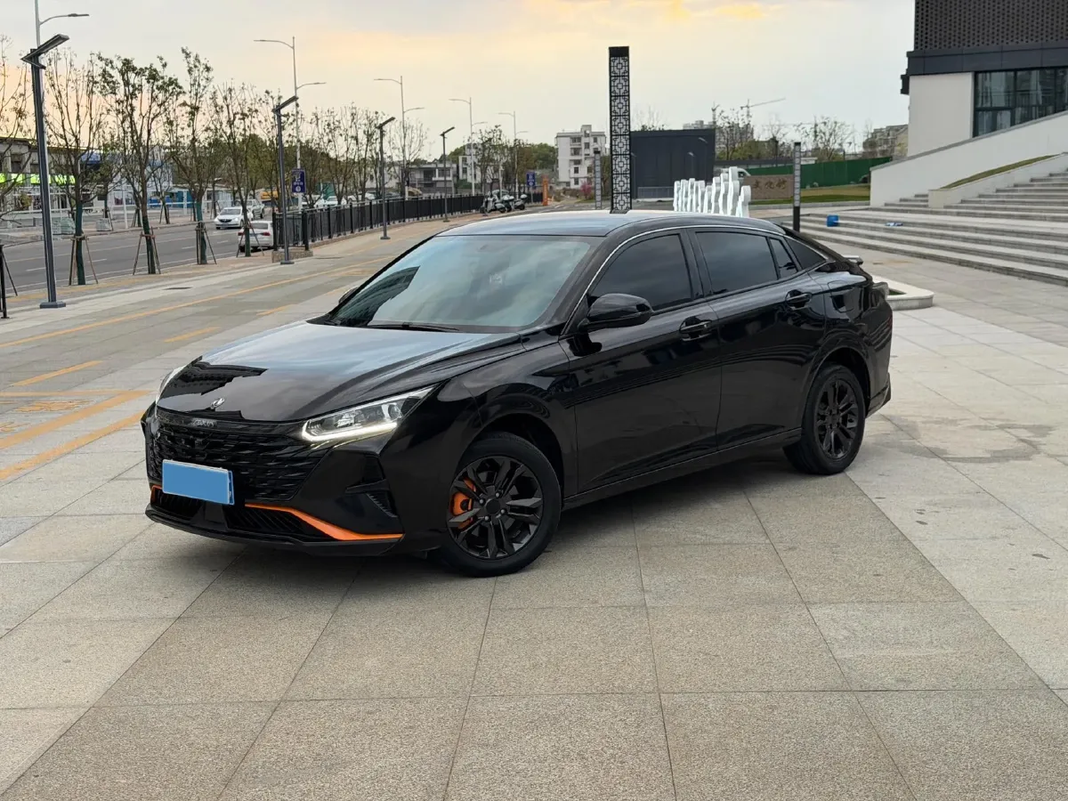 2023 DongFeng Aeolus YiXuan 1.5L 125HP L4 6DCT,autocango,china used car exporter,china ev exporter,chinese used car exporter,chinese used ev exporter