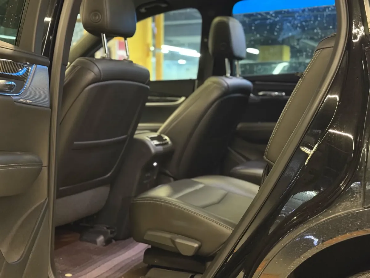 2022 Cadillac XT6 2.0T 237HP L4 9AT,autocango,china used car exporter,china ev exporter,chinese used car exporter,chinese used ev exporter