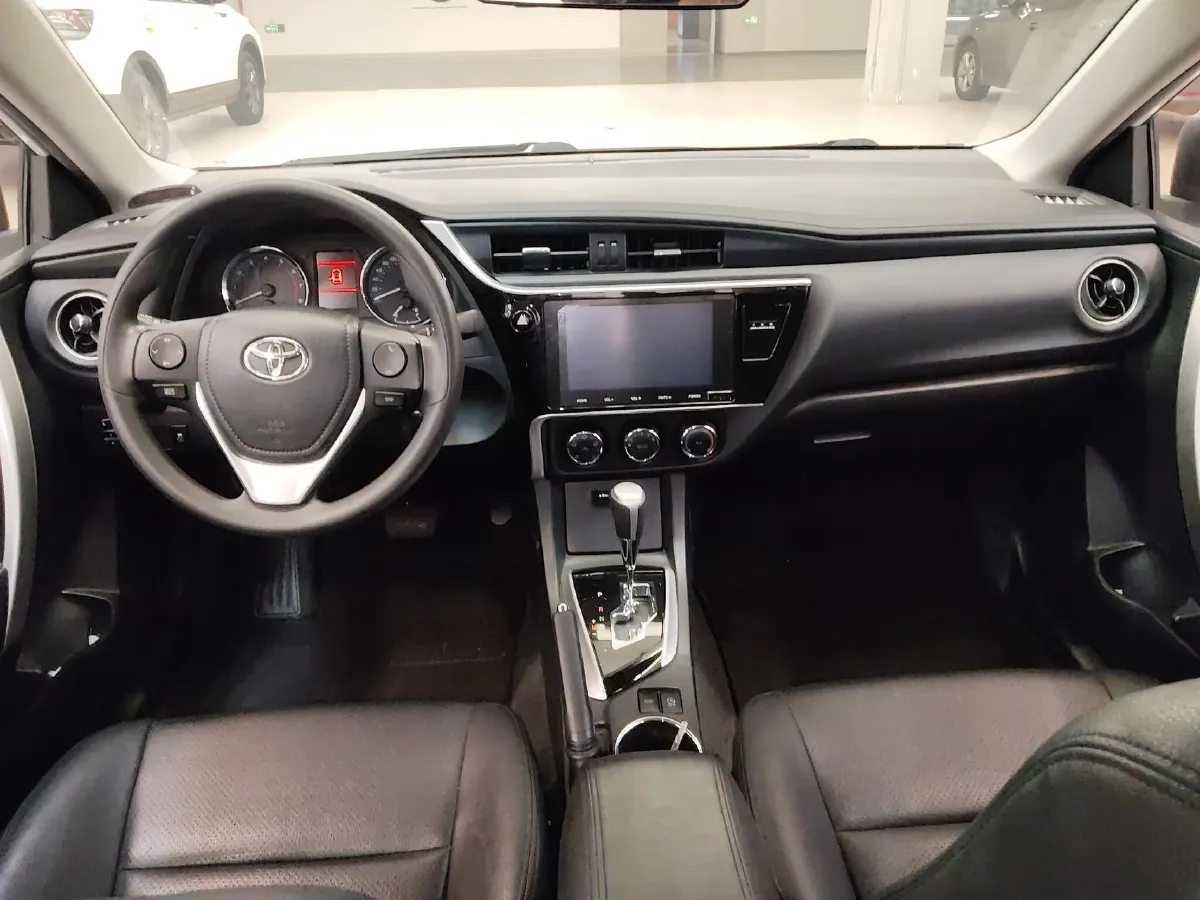 2017 Toyota Corolla 1.2T 116HP L4 6MT,autocango,china used car exporter,china ev exporter,chinese used car exporter,chinese used ev exporter