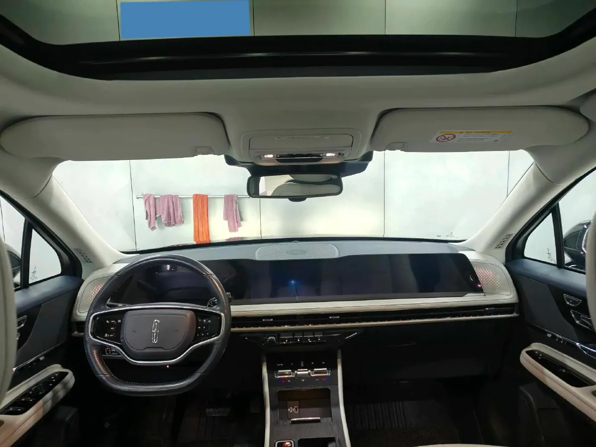 2023 Lincoln Corsair 2.0T 261HP L4 8AT,autocango,china used car exporter,china ev exporter,chinese used car exporter,chinese used ev exporter