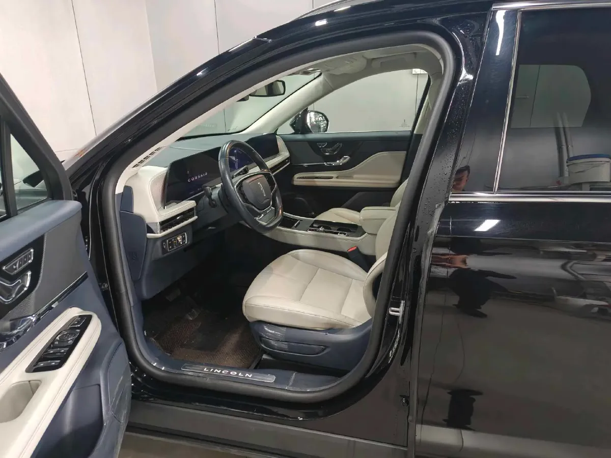 2023 Lincoln Corsair 2.0T 261HP L4 8AT,autocango,china used car exporter,china ev exporter,chinese used car exporter,chinese used ev exporter