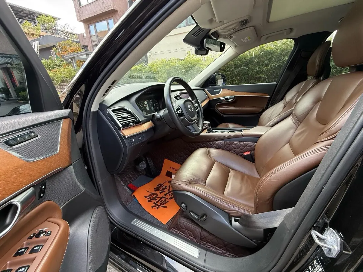 2018 Volvo XC90 2.0T 320HP L4 8AT,autocango,china used car exporter,china ev exporter,chinese used car exporter,chinese used ev exporter