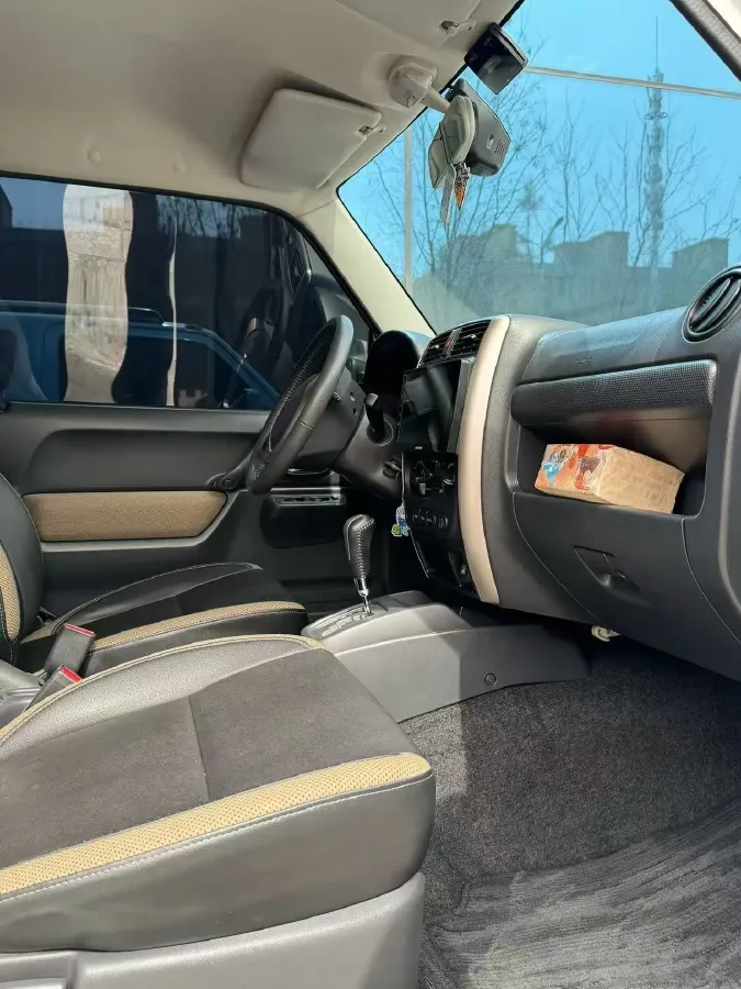 2015 Suzuki Jimny 1.3L 85HP L4 4AT,autocango,china used car exporter,china ev exporter,chinese used car exporter,chinese used ev exporter