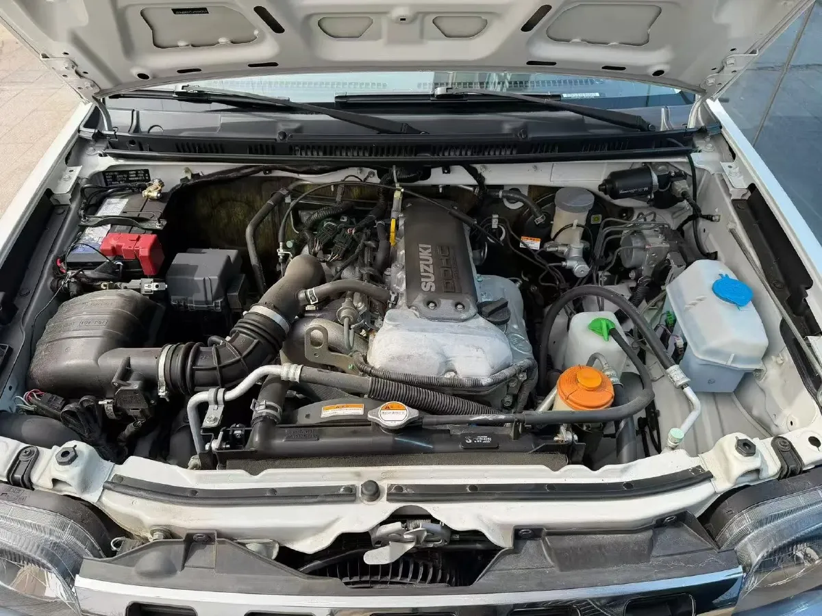 2015 Suzuki Jimny 1.3L 85HP L4 4AT,autocango,china used car exporter,china ev exporter,chinese used car exporter,chinese used ev exporter