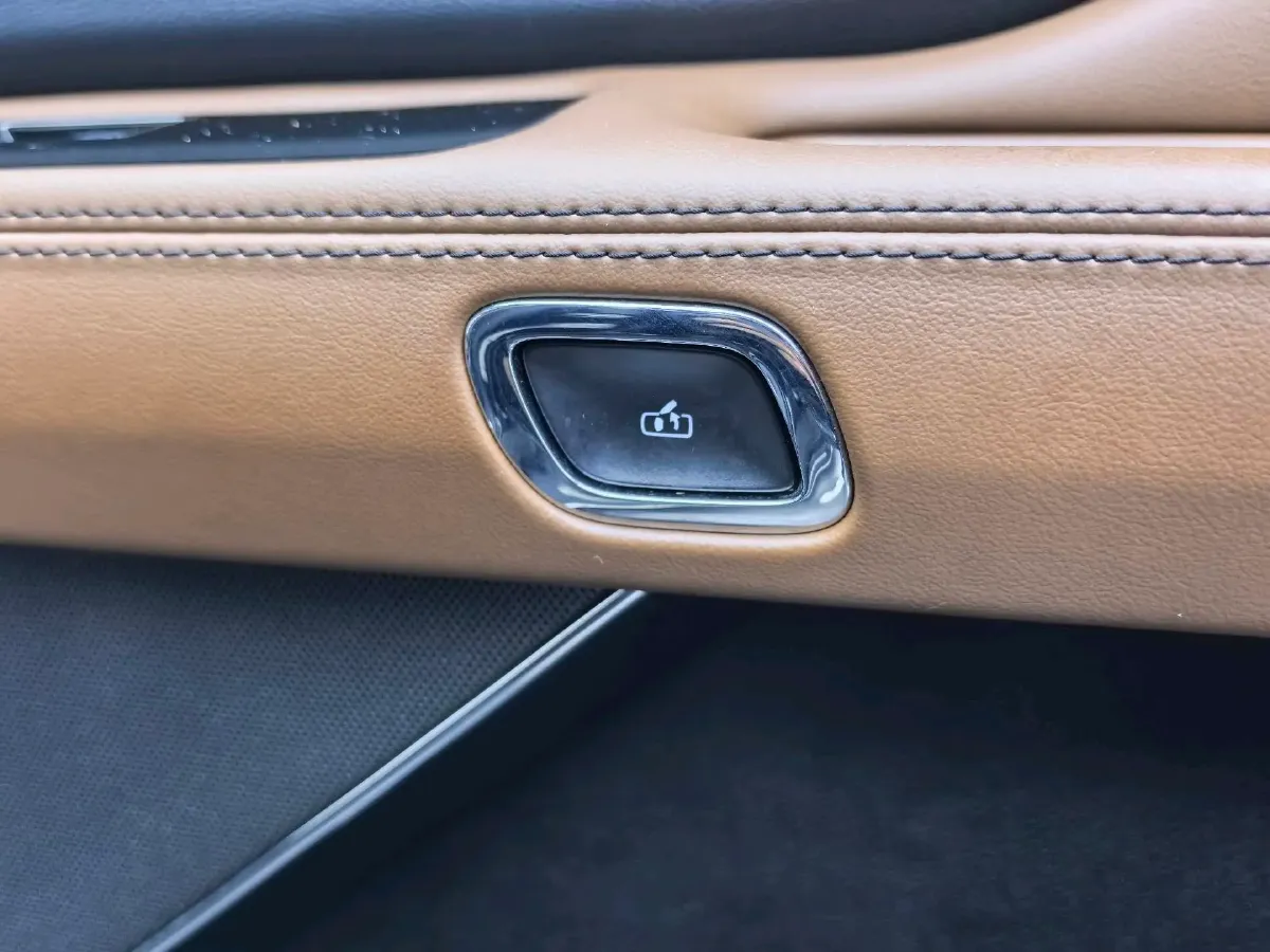 2021 Lincoln Aviator 3.0T 355HP V6 10AT,autocango,china used car exporter,china ev exporter,chinese used car exporter,chinese used ev exporter