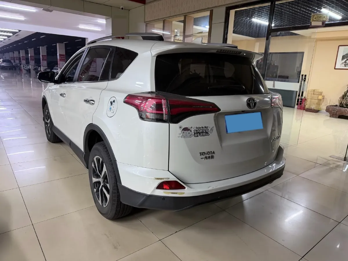 2018 Toyota RAV4 2.0L 151HP L4 CVT,autocango,china used car exporter,china ev exporter,chinese used car exporter,chinese used ev exporter