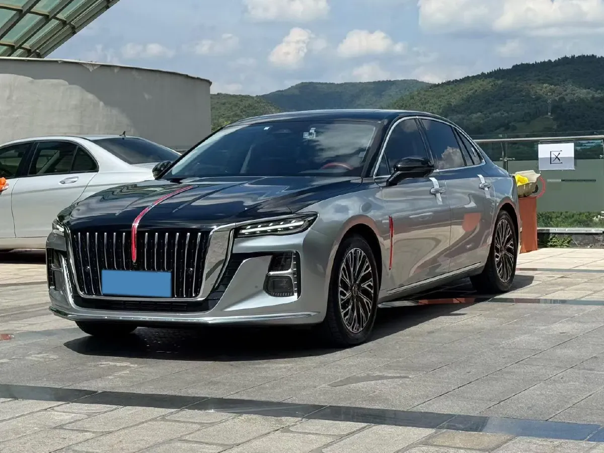 2023 HongQi H5 2.0T 224HP L4 8AT,autocango,china used car exporter,china ev exporter,chinese used car exporter,chinese used ev exporter
