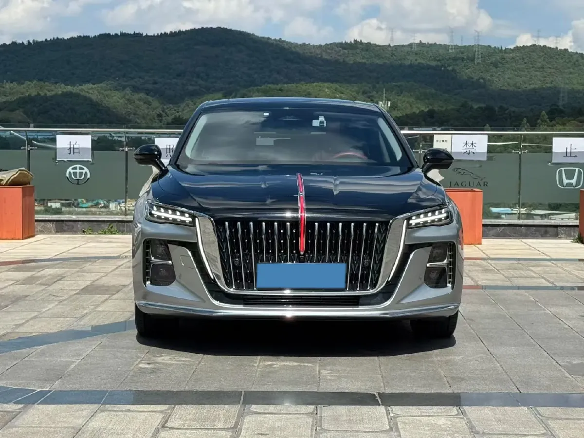2023 HongQi H5 2.0T 224HP L4 8AT,autocango,china used car exporter,china ev exporter,chinese used car exporter,chinese used ev exporter